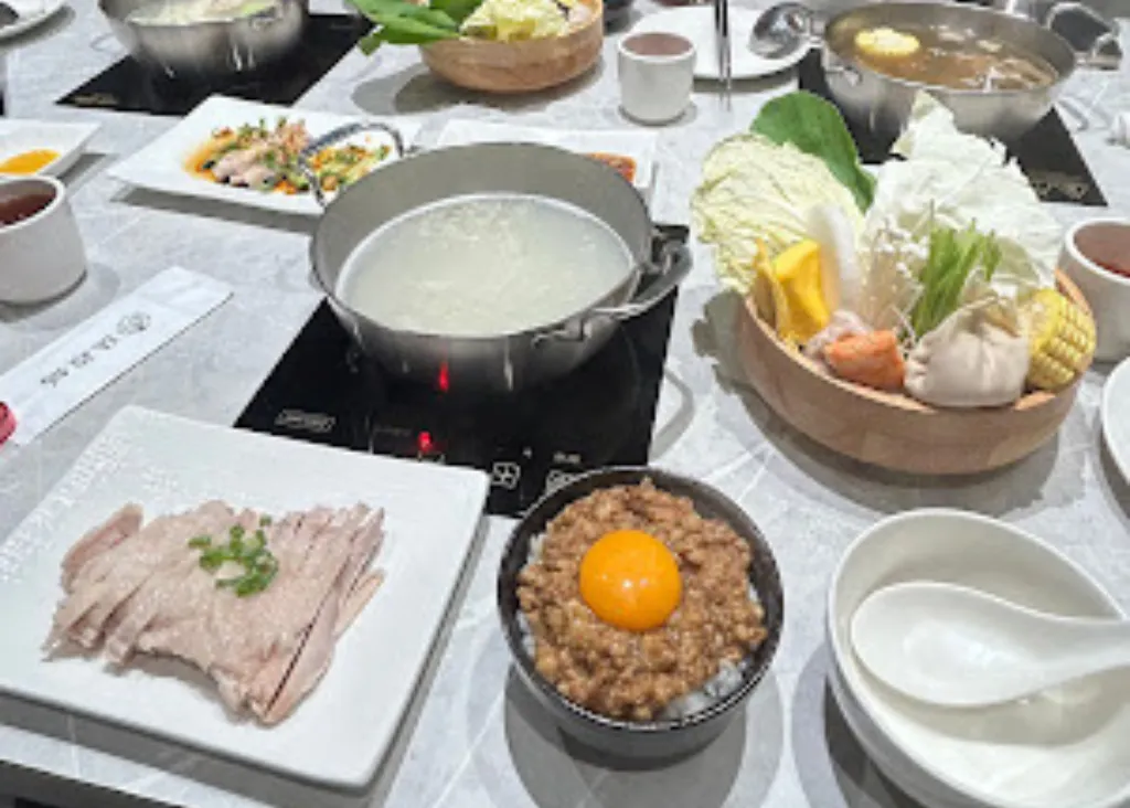 【猛雞鍋】每日現熬老母雞湯