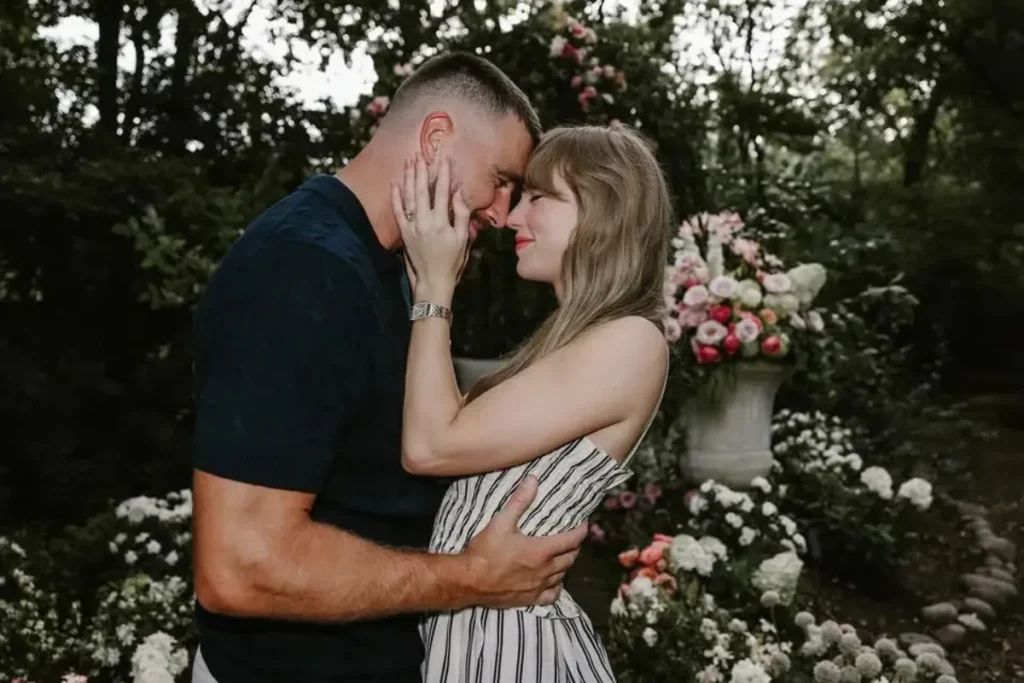 泰勒絲 Taylor Swift 與球星男友穿上情侶衣甜蜜放閃