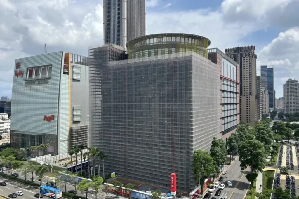 台中新光三越全面施工,確保各樓層設施安全