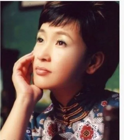 女主播張偉傑