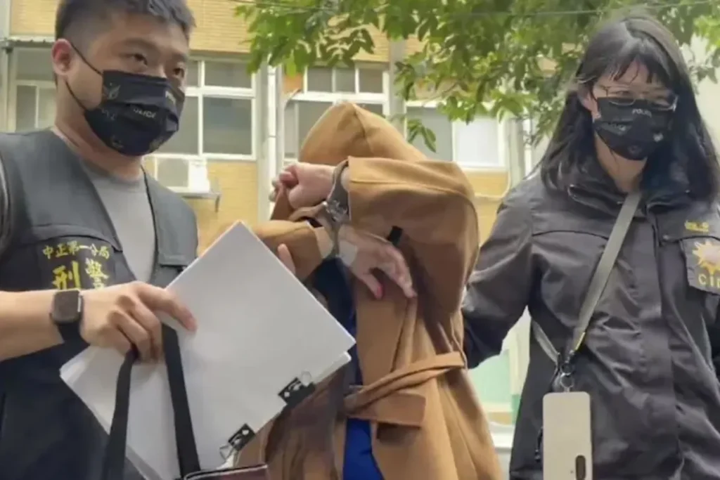 知名火鍋品牌「滿堂紅」董娘蔡閔如涉嫌協助詐騙集團洗錢逾億元,遭法院羈押禁見。