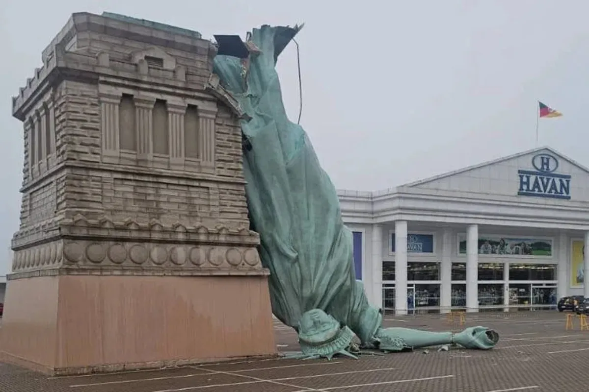 巴西自由女神倒了