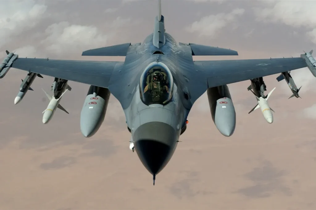 F-16失事被質疑與新升級的套件有關