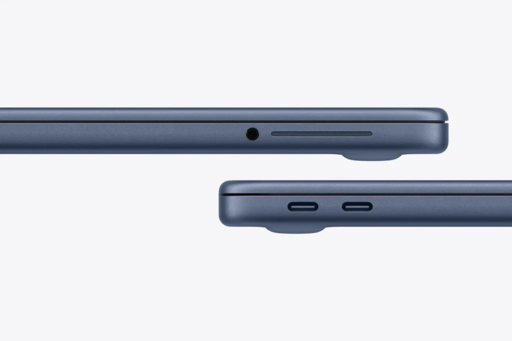 MacBook Neo有兩個側射式揚聲器帶來令人沉浸的音效,雙麥克風能隔離語音並增強你的聲音,讓你說的話句句清晰。